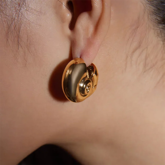 Fashion Seashell Hollow Metal Chunky Hoop Earrings for Women Gold Plated Snail Shell Huggie Earring Statement Jewelry Gifts