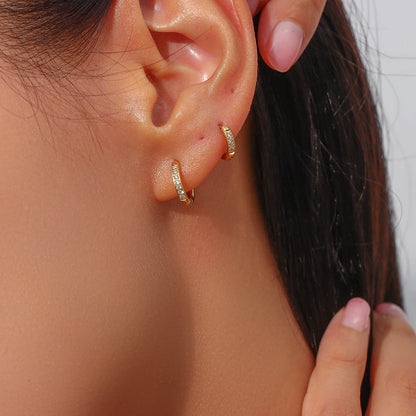 2023 Trendy Basic Clear Gemstone Crystal Paved Huggie Hoop Earring Waterproof Stainless Steel Round Gold Plated Woman Earring