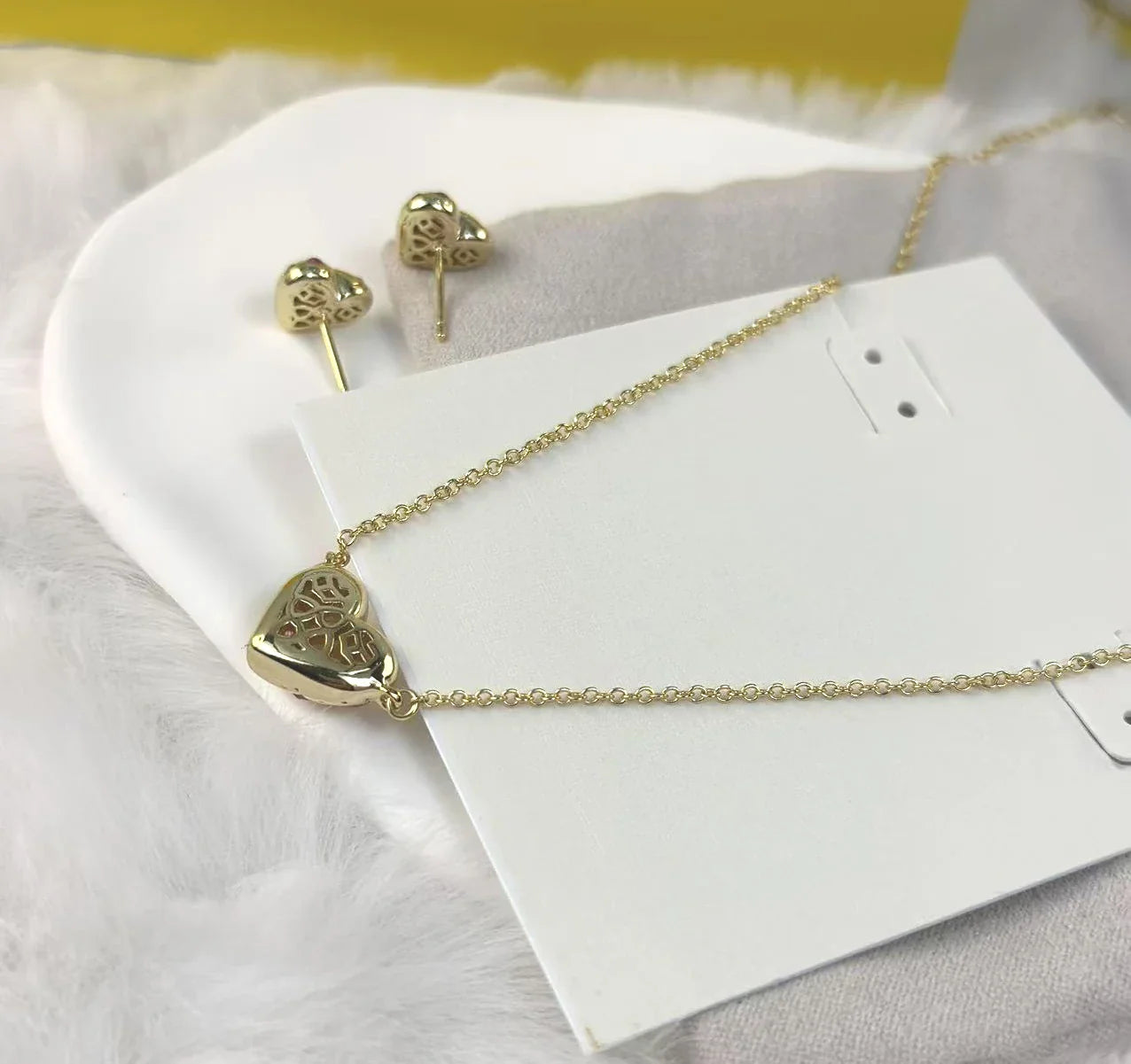 Kendra Scott Holland Gold Heart Short Pendant Necklace Pink Crystal