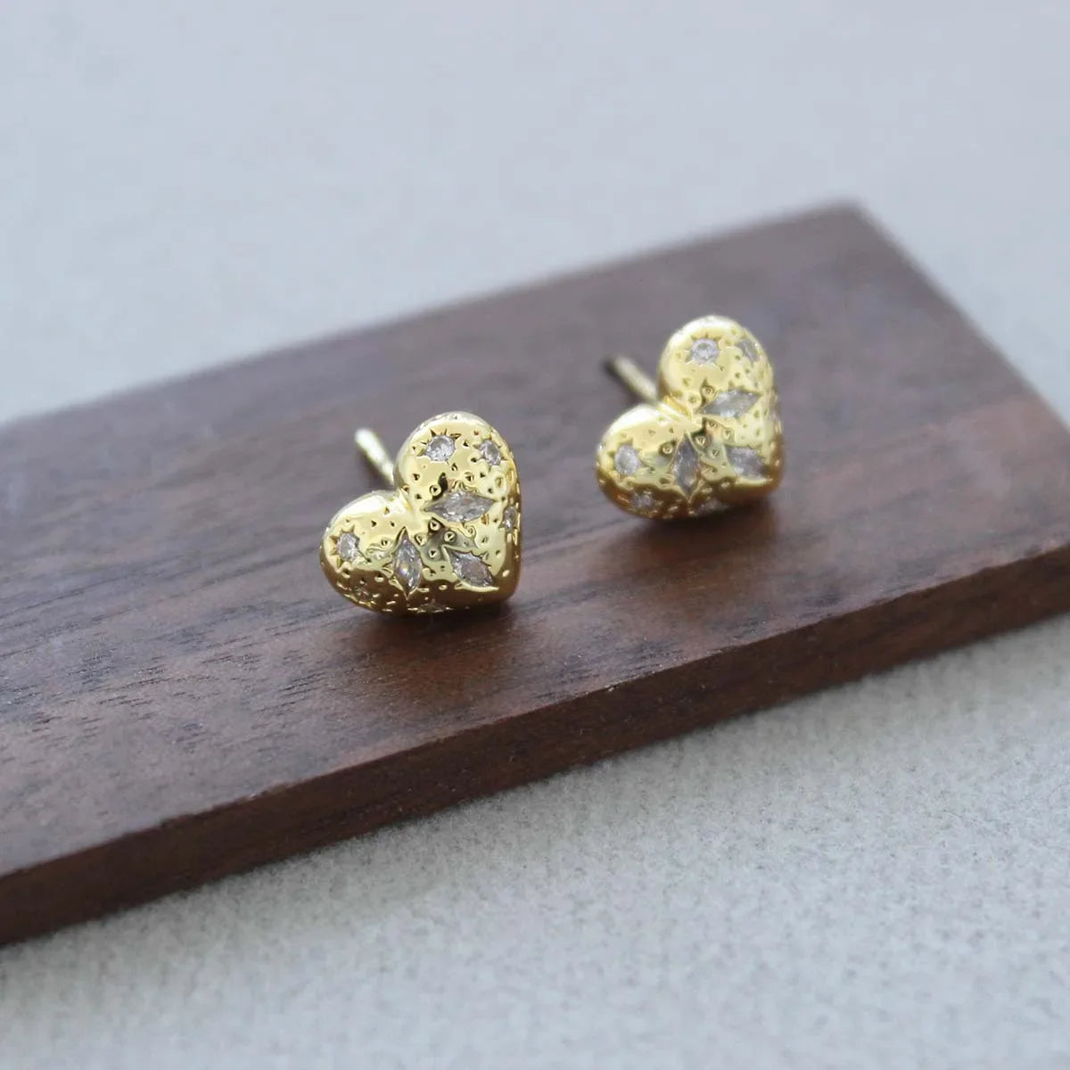 Kendra Scott Holland Gold Heart Short Pendant Necklace Pink Crystal