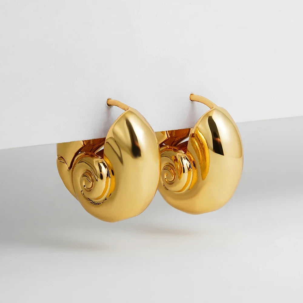 Fashion Seashell Hollow Metal Chunky Hoop Earrings for Women Gold Plated Snail Shell Huggie Earring Statement Jewelry Gifts